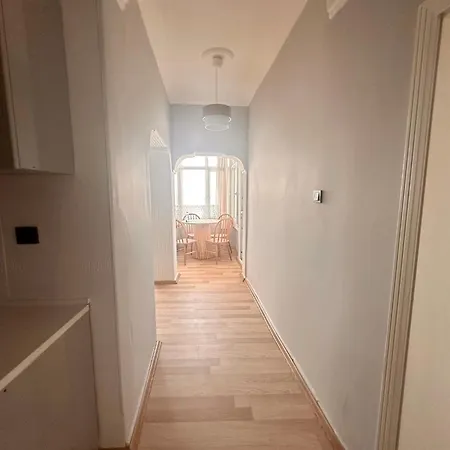 Tarihi Asansoer Sokaginda Lägenhet *