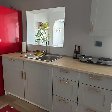 Apartamento Tarihi Asansoer Sokaginda Esmirna