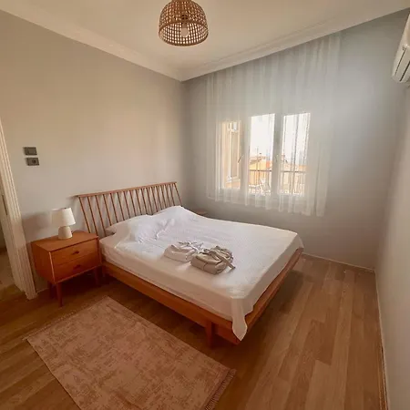 Tarihi Asansoer Sokaginda