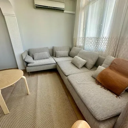 Tarihi Asansoer Sokaginda Apartment Izmir