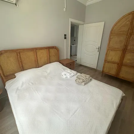 Tarihi Asansoer Sokaginda * Izmir