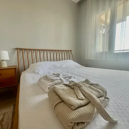 Apartment Tarihi Asansoer Sokaginda *