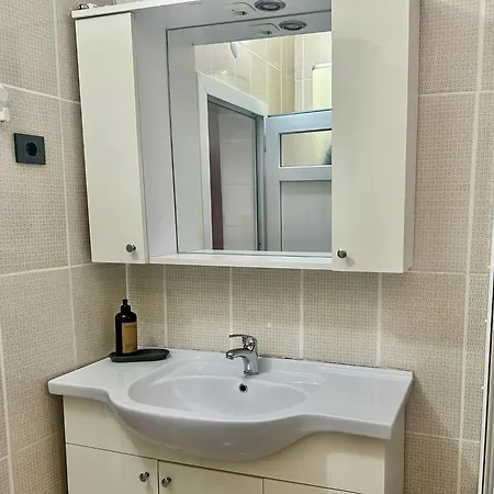 Tarihi Asansoer Sokaginda Apartment