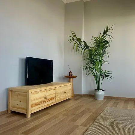 Apartment Tarihi Asansoer Sokaginda *